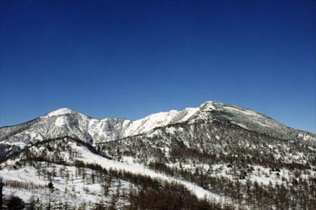 籠ノ塔山(2227m)・水ノ塔山(2197m)を望む 撮影場所:高峰 撮影日時:2000/01/23 Highslide JS