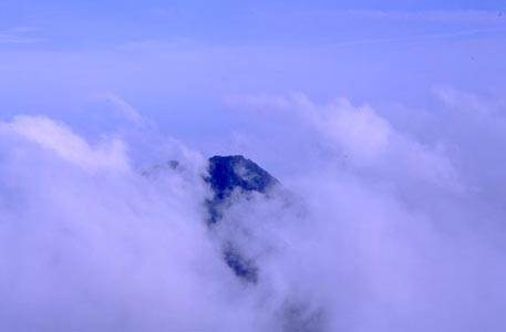 妙高山(2454m) 撮影場所:火打山頂上 撮影日時:2003/07/05 Highslide JS