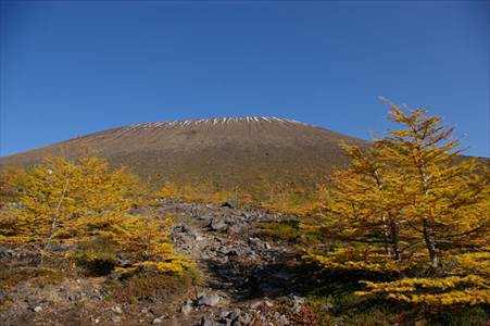 浅間前掛山(2524m) 撮影場所:浅間山火山館コース・賽ノ河原 撮影日時:2007/10/21 Highslide JS