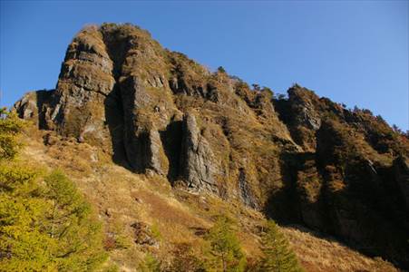 剣ヶ峰(2281m) 撮影場所:浅間山火山館コース 撮影日時:2007/10/21 Highslide JS