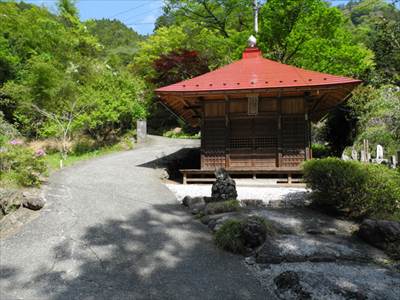 大蔵山地区に安置された“安産地蔵尊 撮影場所:大蔵山地区に安置された“安産地蔵尊 撮影日時:2013/05/01 Highslide JS