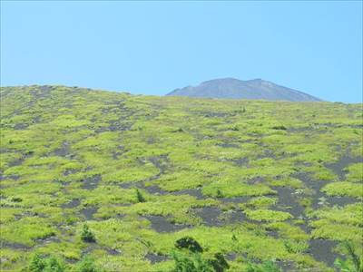 富士山・須走口登山道から山頂を望む 撮影場所:富士山 二ツ塚 撮影日時:2016/08/07 Highslide JS