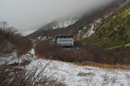 くろがね小屋 撮影場所:まもなくくろがね小屋 撮影日時:2009/11/22 Highslide JS