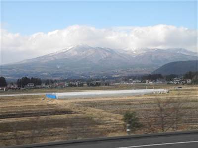 雪に煙る安達太良山 撮影場所:帰路バスから 撮影日時:2016/02/20−21 Highslide JS