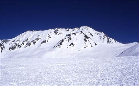 立山(3003m) 撮影場所:室堂平から 撮影日時:1999/04/30 Highslide JS