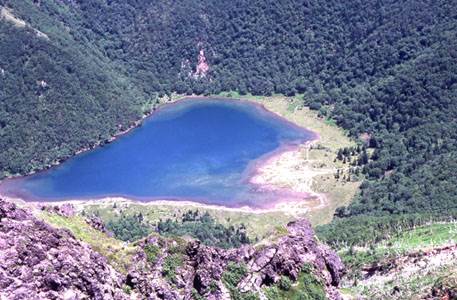 日光白根山(2578m)五色沼(1170m) 撮影場所:白根山頂上 撮影日時:1999/07/24 Highslide JS