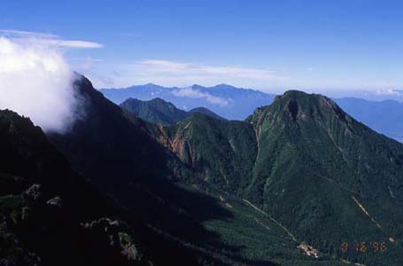 阿弥陀岳(2805m) 撮影場所:夏沢から 撮影日時:1996/08/16 Highslide JS