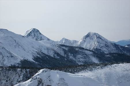 八ヶ岳 赤岳(2899m)・阿弥陀岳(2805m)展望 撮影場所:天狗の奥庭 撮影日時:2008/02/10 Highslide JS