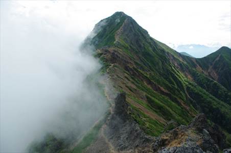 八ヶ岳 赤岳(2899m) 撮影場所:横岳(2829m) 撮影日時:2010/09/19 Highslide JS
