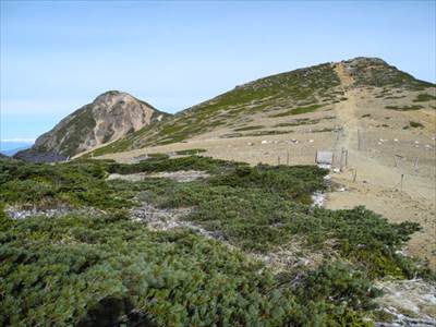 八ヶ岳 天狗岳(2645m)・根石岳(2503m) 撮影場所:箕冠山(2581m) 撮影日時:2011/11/27 Highslide JS