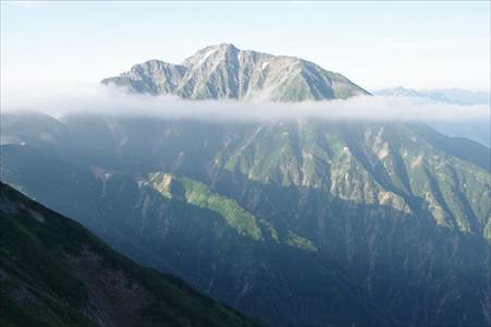五竜岳 撮影場所:不帰嶮山行・唐松頂上山荘前 撮影日時:2016/07/23 Highslide JS