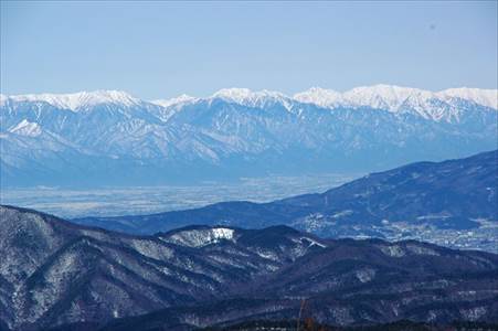 剱岳(2999m)・立山(3003m)・針ノ木岳(2820.6m) 撮影場所:入笠山頂上 撮影日時:2015/01/29 Highslide JS