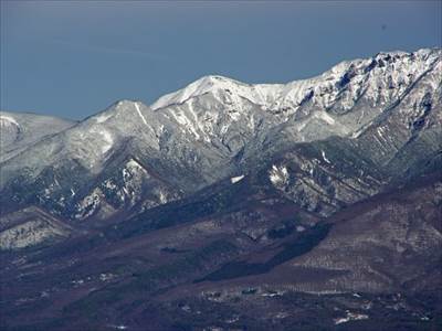 八ヶ岳南部 峰の松目(2567m)・硫黄岳(2760m)・横岳(2829m) 撮影場所:入笠山頂上 撮影日時:2015/01/29 Highslide JS