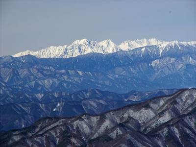 北アルプス 奥穂高岳(3190m)・北穂高岳(3106m)・槍ヶ岳(3180m) 撮影場所:入笠山頂上 撮影日時:2015/01/29 Highslide JS