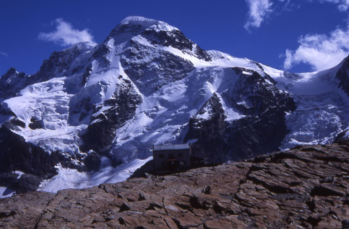 ブライトホルン(4,164m) 撮影場所:トロッケナー・シュテーク 撮影日時:2004/08/28 Highslide JS